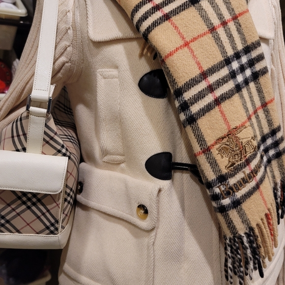 Authentic Burberry Wool Jacket - Picture 6 of 16